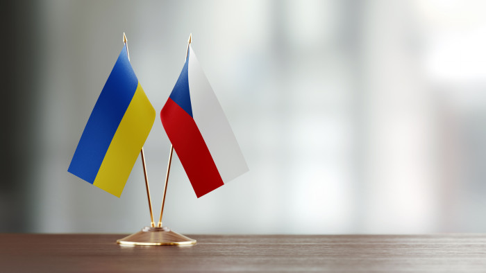 Csehország azt akarja, hogy az ukránok harcoljanak a hazájukért